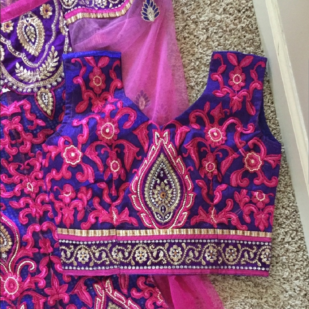 🍇🥂😍 Bollywood saree worn once. - Picture 3 of 5